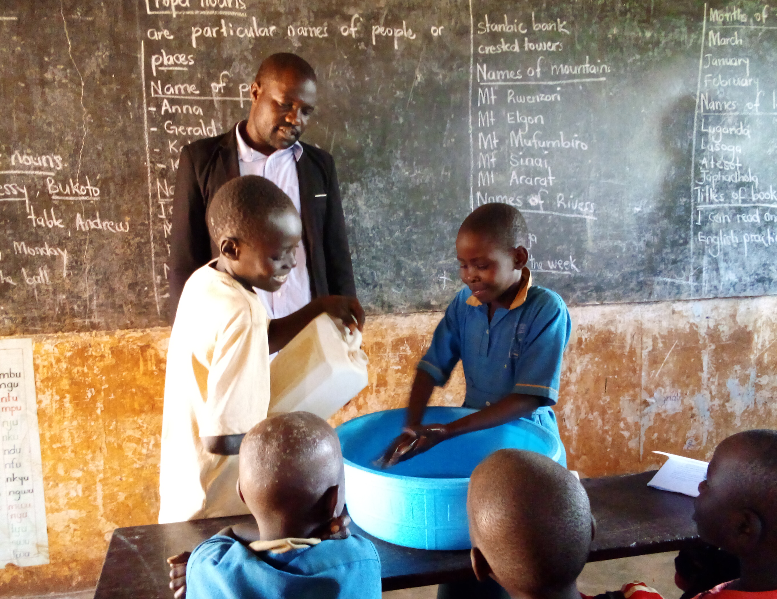 2024 q1 primary pupils practice WASH Students practice recommended handwashing technique.